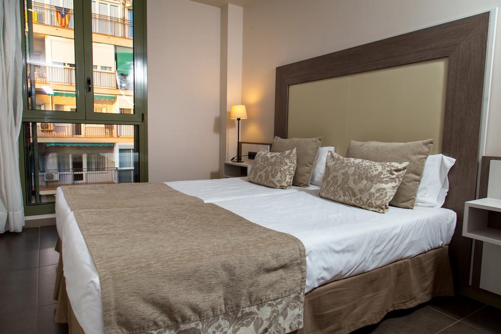 Pierre & Vacances Barcelona Sants Ngoại thất bức ảnh