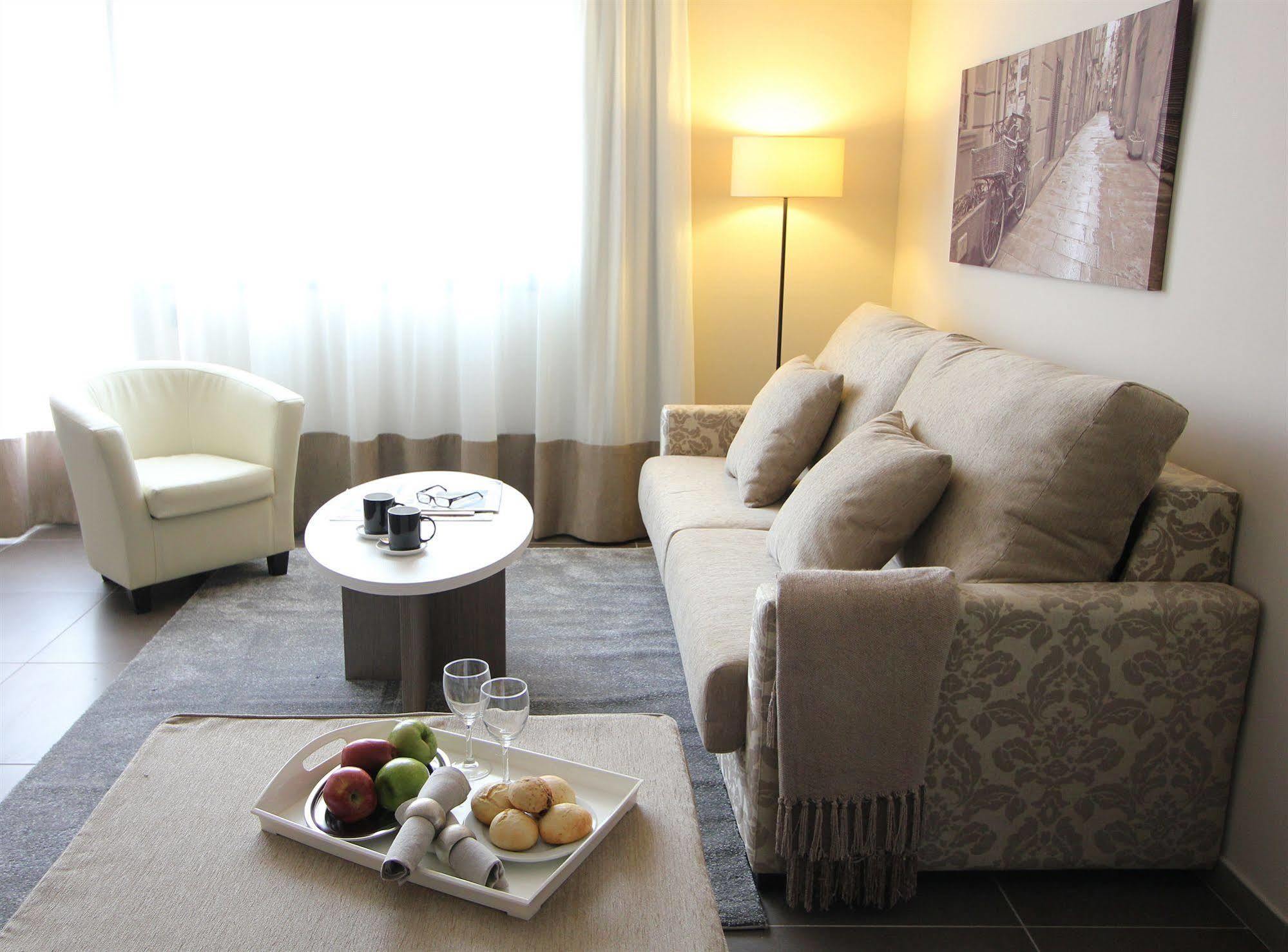 Pierre & Vacances Barcelona Sants Ngoại thất bức ảnh