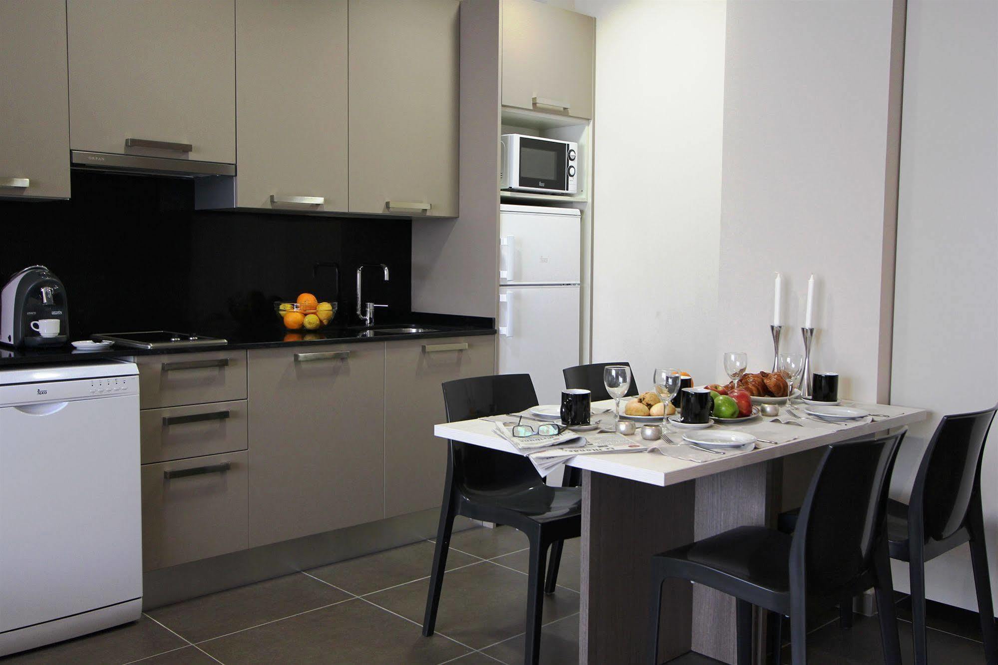 Pierre & Vacances Barcelona Sants Ngoại thất bức ảnh